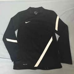 Nike トレーニングシャツのサムネイル