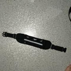 美品 防水ランニングポーチ 黒 シルバーラインのサムネイル