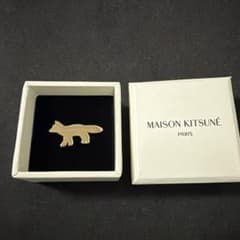 Maison Kitsune メゾンキツネ ピンバッチ 新品未使用 - メルカリ