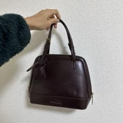 CHARLES & KEITH ダブルハンドルストラクチャードバッグのサムネイル