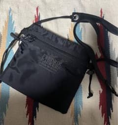 FREDRIK PACKERS ブラックバッグ　サコッシュのサムネイル