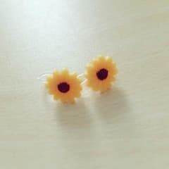 ひまわり ノンホールピアスのサムネイル