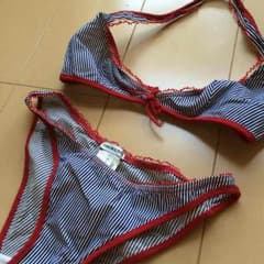 アンナモリナーリ水着のサムネイル