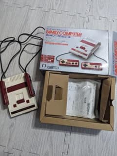 Nintendo ニンテンドークラシックミニ ファミリーコンピ…のサムネイル