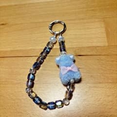ハンドメイドクマ型ビーズストラップのサムネイル