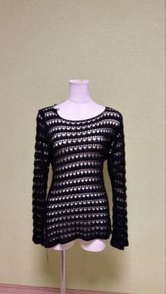 ブラック 透かし編み ニット トップスのサムネイル