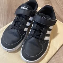 adidas キッズ スニーカー ブラック 19センチのサムネイル