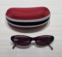 Alexander McQueen アレキサンダーマックイーンサングラス　黒×赤のサムネイル