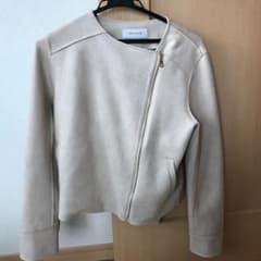 ベージュジャケット 美品のサムネイル