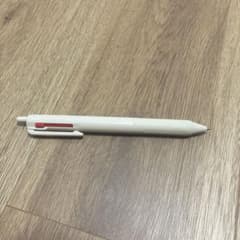 ホワイトボールペン 赤いクリップ ホワイトボールペン 赤いクリップ - メルカリ