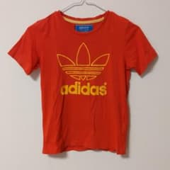 adidas　Tシャツ　赤のサムネイル