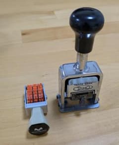 トーホー自動番号器 シャチハタ回転ゴム印 セットのサムネイル
