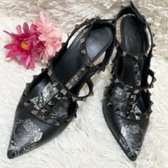 VALENTINO GARAVANI 발렌티노 록 스터드 펌프스