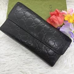 ✨美品/希少✨グッチ　長財布　シマレザー　GG チャーム　ラウンドファスナー　黒 美品✨️グッチ 長財布 折り財布 ラウンドファスナー GG柄 シマ レザー