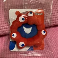 大阪関西万博 EXPO2025 ミャクミャク ぬいぐるみバッジ - メルカリ