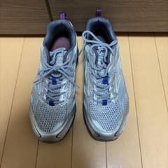 MIZUNO ローカットスニーカー シルバーのサムネイル