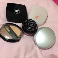 ファンデーション、アイシャドウ、チークセットのサムネイル
