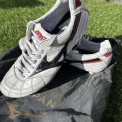 Mizuno Morelia サッカーシューズ グレー/ブラック/レッドのサムネイル
