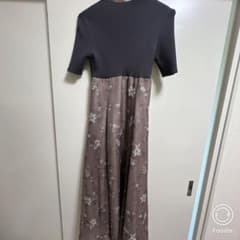 ダークグレー花柄ロングワンピースのサムネイル
