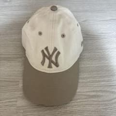 NEWERA 9twenty ニューヨーク・ヤンキース キャップ ベージュのサムネイル