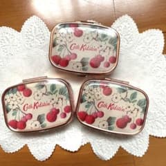 新品未開封　キャスキッドソン　リップバーム　3個セットのサムネイル