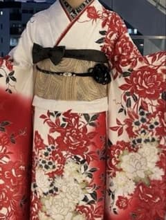 豪華絢爛 白×赤 大輪 牡丹 花柄振袖 フルセット おまけ 豪華絢爛 白×赤 大輪 牡丹 花柄振袖 フルセット おまけ - メルカリ