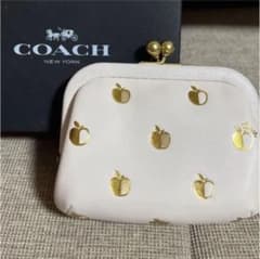coachのアップル模様のコインケースのサムネイル