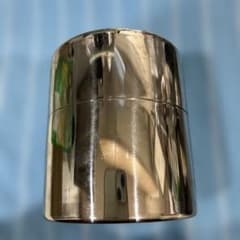 ステンレス製茶筒 2つの蓋付きのサムネイル