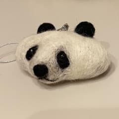 羊毛フェルト パンダ キモカワシリーズ - メルカリ