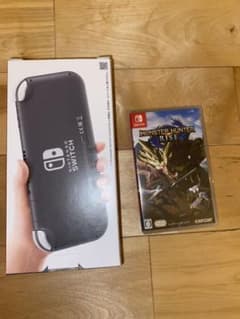 Switchライト本体　モンスターハンターライズ　ケース付きのサムネイル