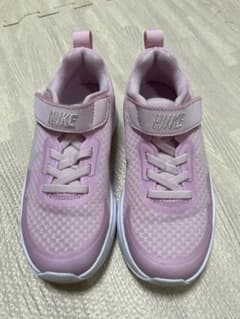 NIKE スニーカー　18センチ　未使用品のサムネイル
