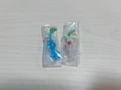 ピクミンめじるしアクセサリー ガチャガチャ 青ピクミン　白ピクミンのサムネイル