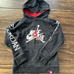 【ぶ〜び〜様専用】Nike Air Jordan パーカー ブラック/レッドのサムネイル