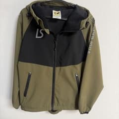 ルースイソンブラ　フード付きウィンドブレーカー 130 ルースイソンブラ フード付きウィンドブレーカー 130 - メルカリ