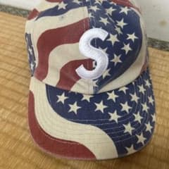 や*様 Supreme 星条旗柄 キャップ 帽子のサムネイル