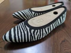 VIVAIA ゼブラ柄 フラットシューズ パンプス 24~24.5cmのサムネイル