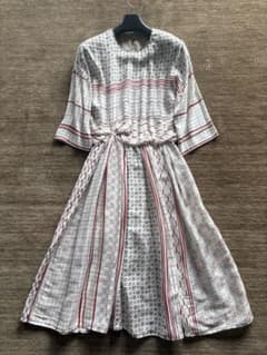 専用 アニオナ　AGNONA シルクブレンド　ワンピース ロゴ入り 専用 アニオナ AGNONA シルクブレンド ワンピース ロゴ入り - メルカリ