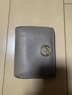 FENDI フェンディ 二つ折り財布 グレー ゴールドロゴのサムネイル