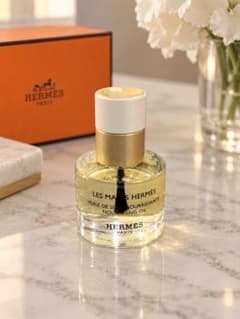【新品未使用・未開封】HERMÈS エルメス ネイルオイル 箱ありのサムネイル