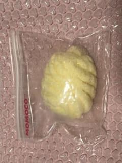 momocoluv シャリシャリパイナップル 粉付きスクイーズのサムネイル