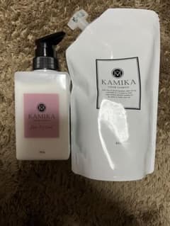 《新品❣️未開封》カミカ 黒髪クリームシャンプー KAMIKA 400gのサムネイル