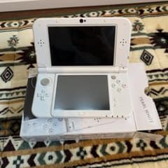 Newニンテンドー3DS LL パールホワイトのサムネイル