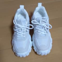 デザインソールダッドスニーカーのサムネイル