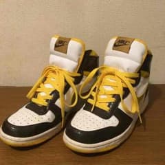 NIKE  ナイキ ハイカットシューズのサムネイル