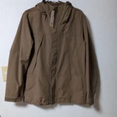 新品　タグ付　ユニクロ　マウンテンパーカー　M　ノースフェイスのサムネイル