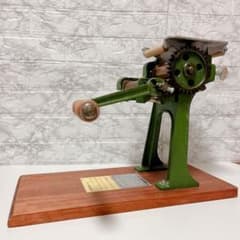 小野式製麺機1号型 片刃 緑色 金属製 木製台座付き 部品取り レトロ 即日発送 小野式製麺機1号型 片刃 緑色 金属製 木製台座付き 部品取り レトロ