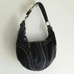 COACHシグネチャーショルダーバッグのサムネイル