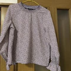 花柄トップスのサムネイル