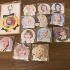 NiziU RIKU 缶バッジ セット キーホルダーのサムネイル