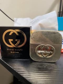 gucci香水のサムネイル